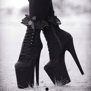 Pleaser suede platform heels 🖤